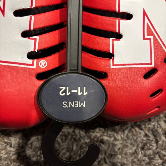 Men’s University of Nebraska Fake Croc with Fleece Lining - Picture 3 of 5